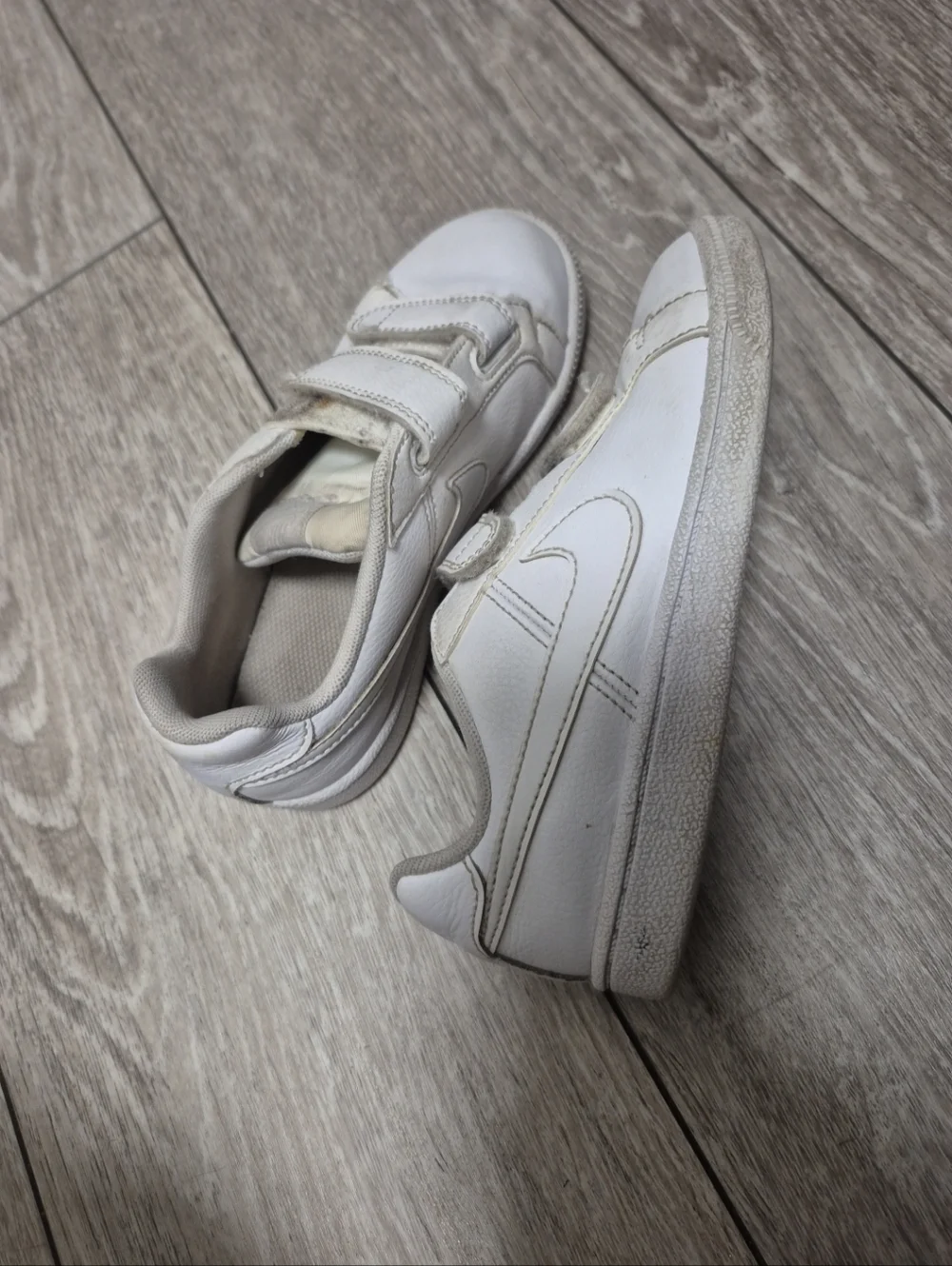 Nike Boys Court Royale 833536-102 White Casual Formal Shoes Sneakers Size 13C. - Picture 11 of 13